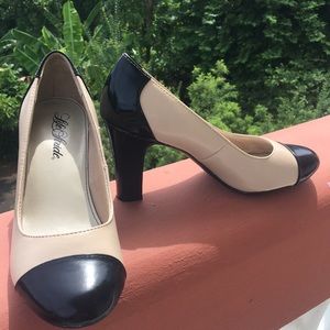 Life Stride Black & Cream Shoes